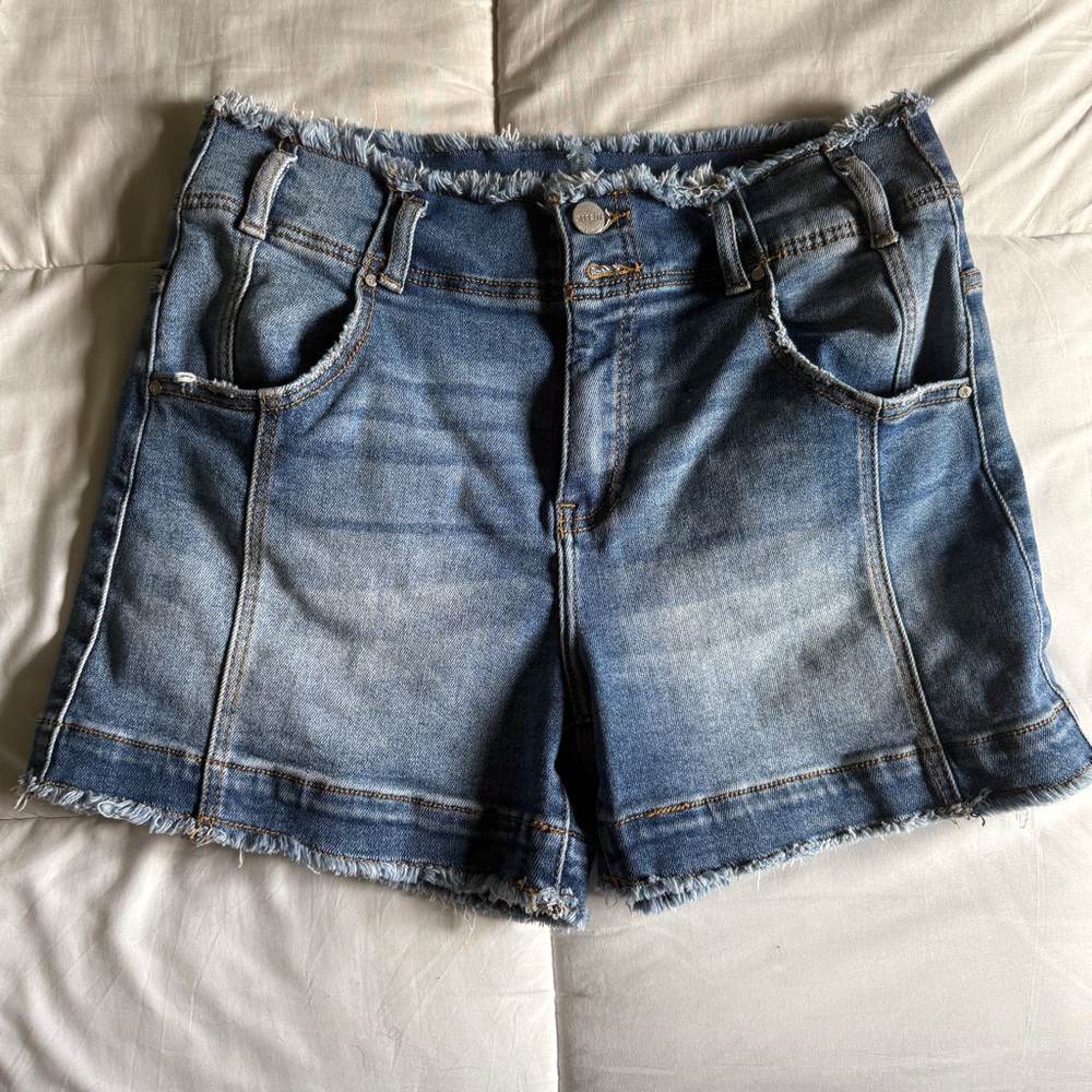 RISEN JEANS Women's Frayed Waist & Hem Blue Denim Shorts